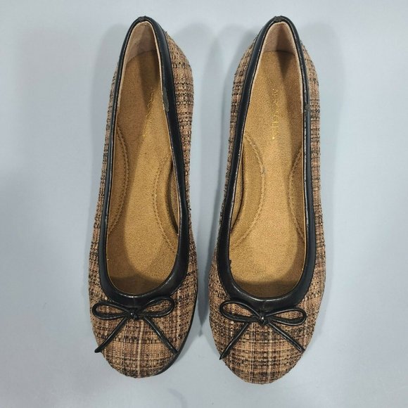 AEROSOLES "Beg 2 Differ" Brown & Black Bow Toe Ballet Flats Women's Size 7M - Picture 4 of 11
